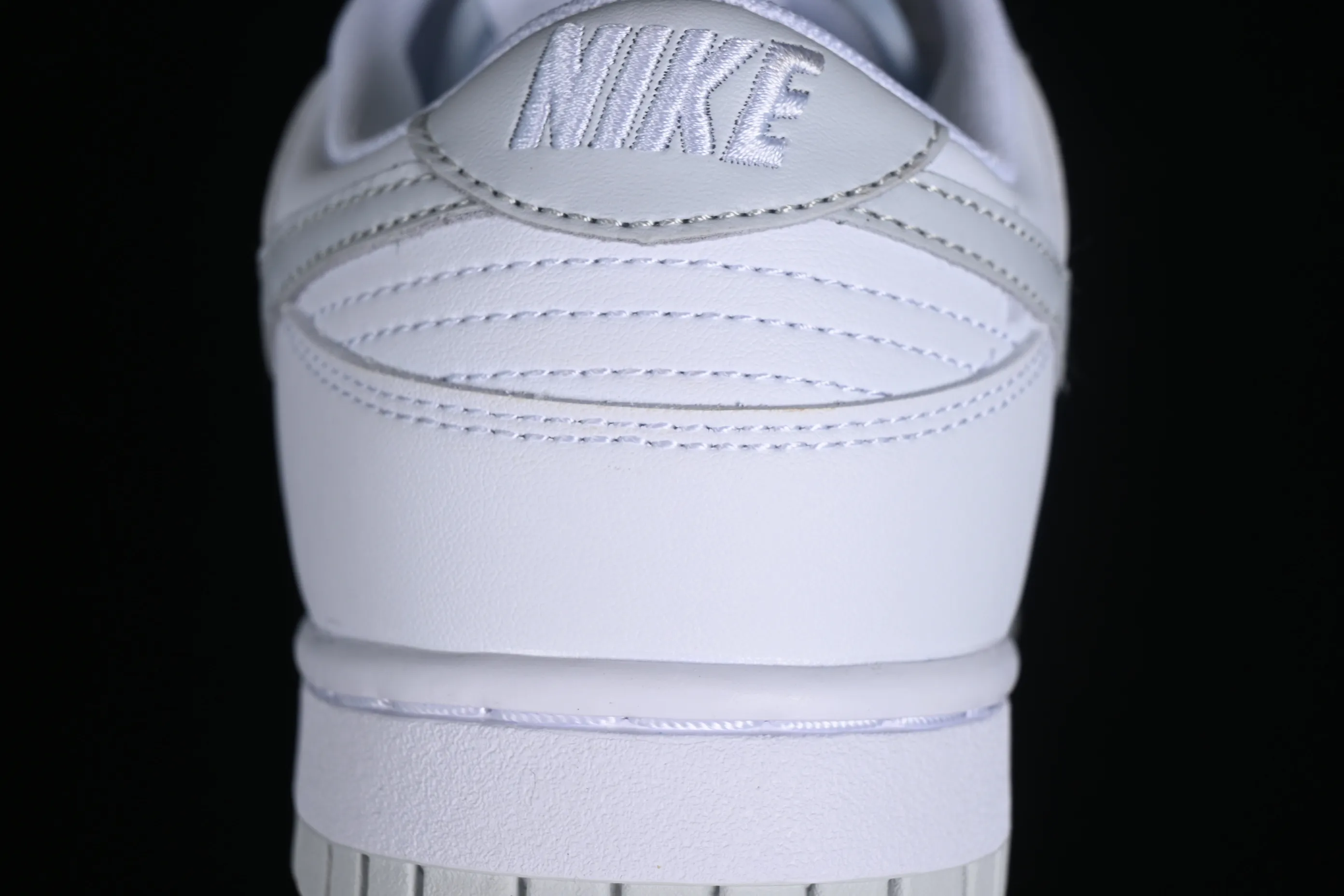 All Categories Nk SB Dunk Series Nk SB Dunk Low Low-top sneakers Nk SB Dunk Low All-white color Low-top casual sports skateboard shoes DV0831-101